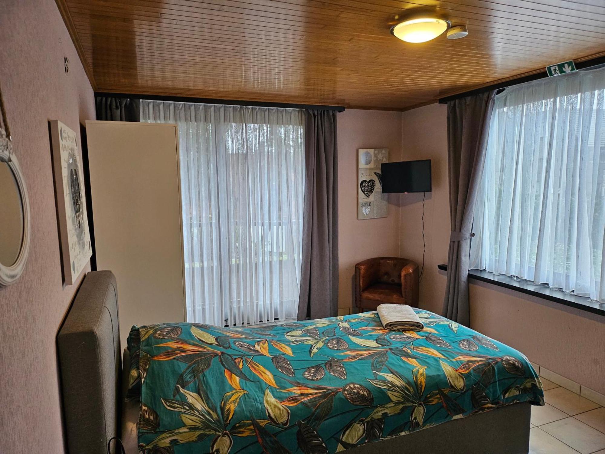 Homestay Gent-Merelbeke Self Check-In Service Melle Номер фото