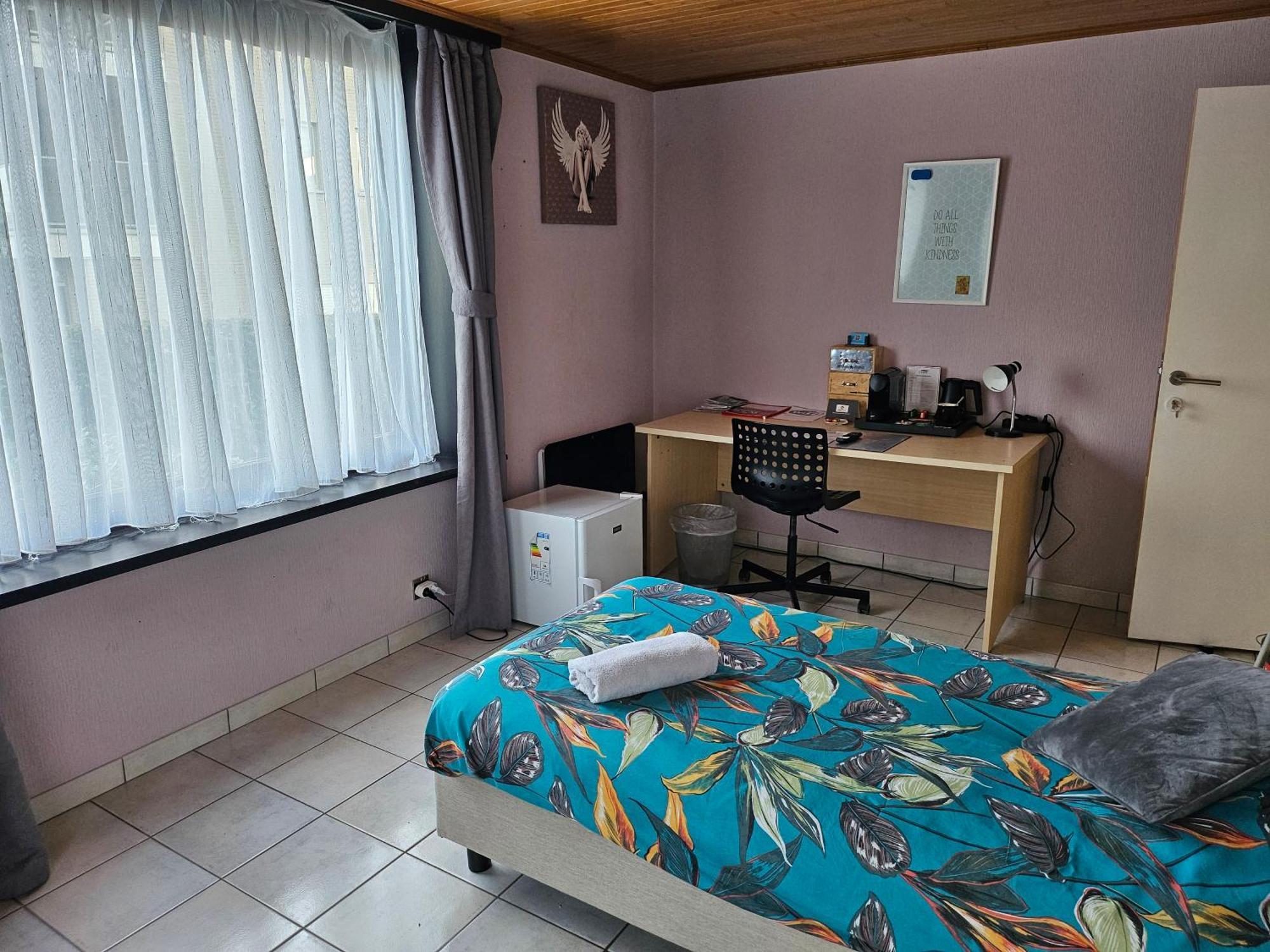 Homestay Gent-Merelbeke Self Check-In Service Melle Номер фото